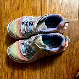 Skechers Sneakers fair condition very comfortable.